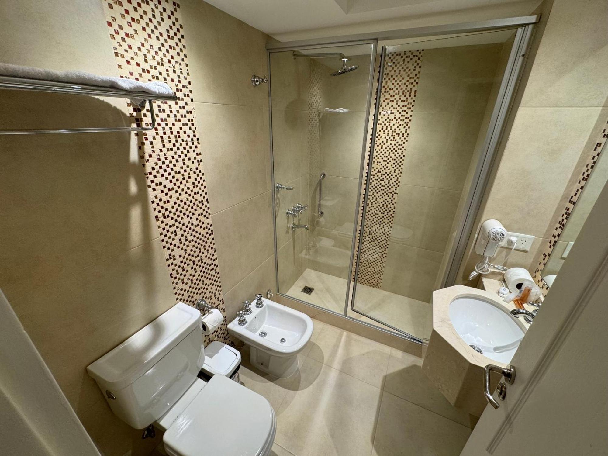 Intersur Suites Буенос Айрес Екстериор снимка